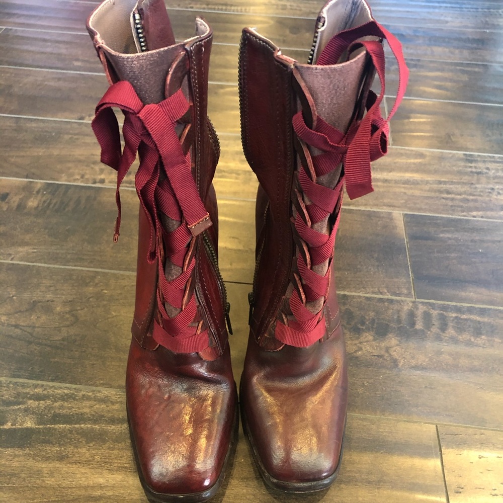 AMANDA GREGORY Gregory Laceup Mid Calf Boot - Picture 7 of 10